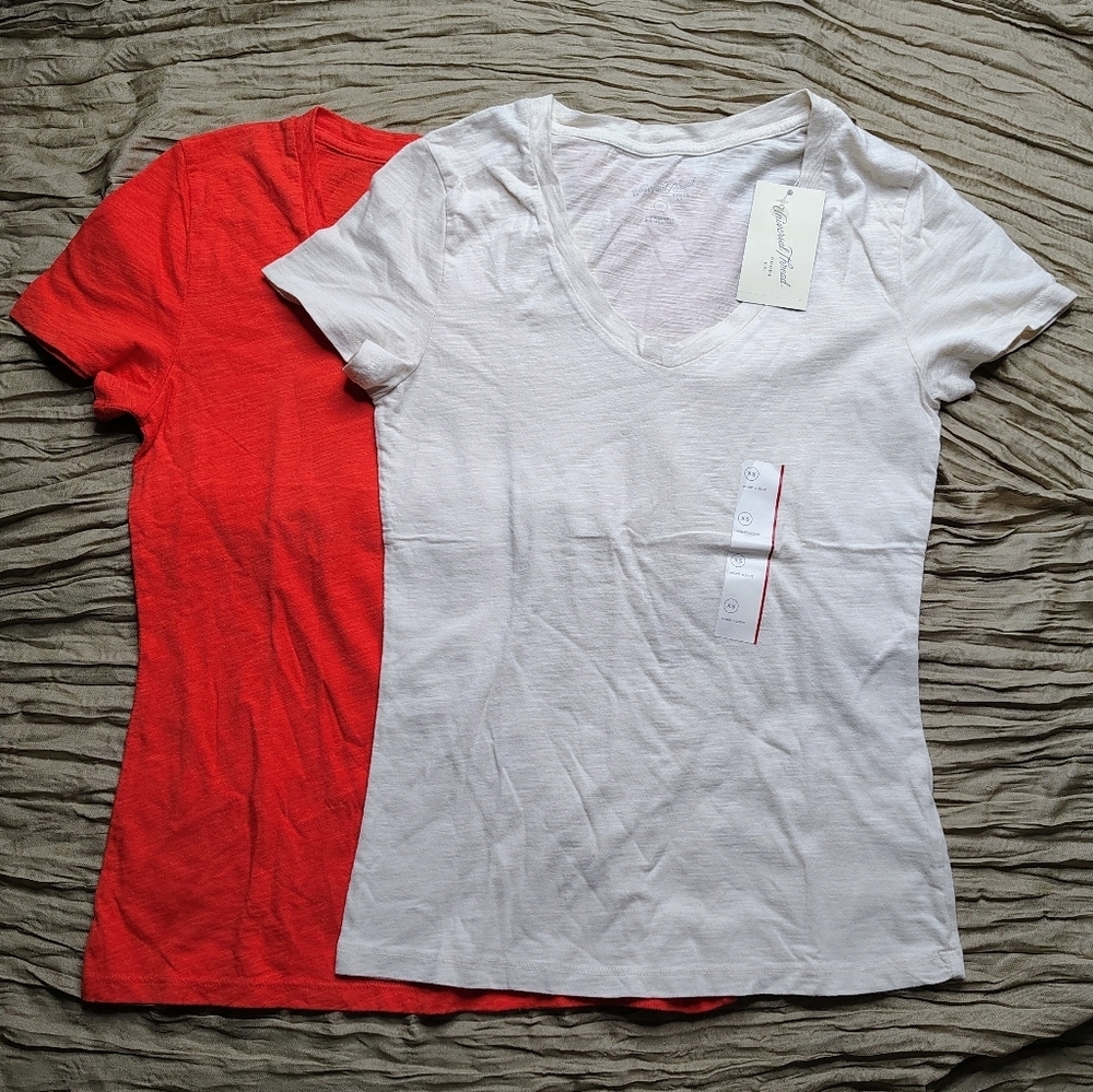 Lot 2 Universal Thread Women's Beige/Orange V Neck Basic Top Tees Sz XS Cotton